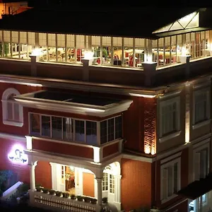 4* מלון Boutique Restaurant Gloria